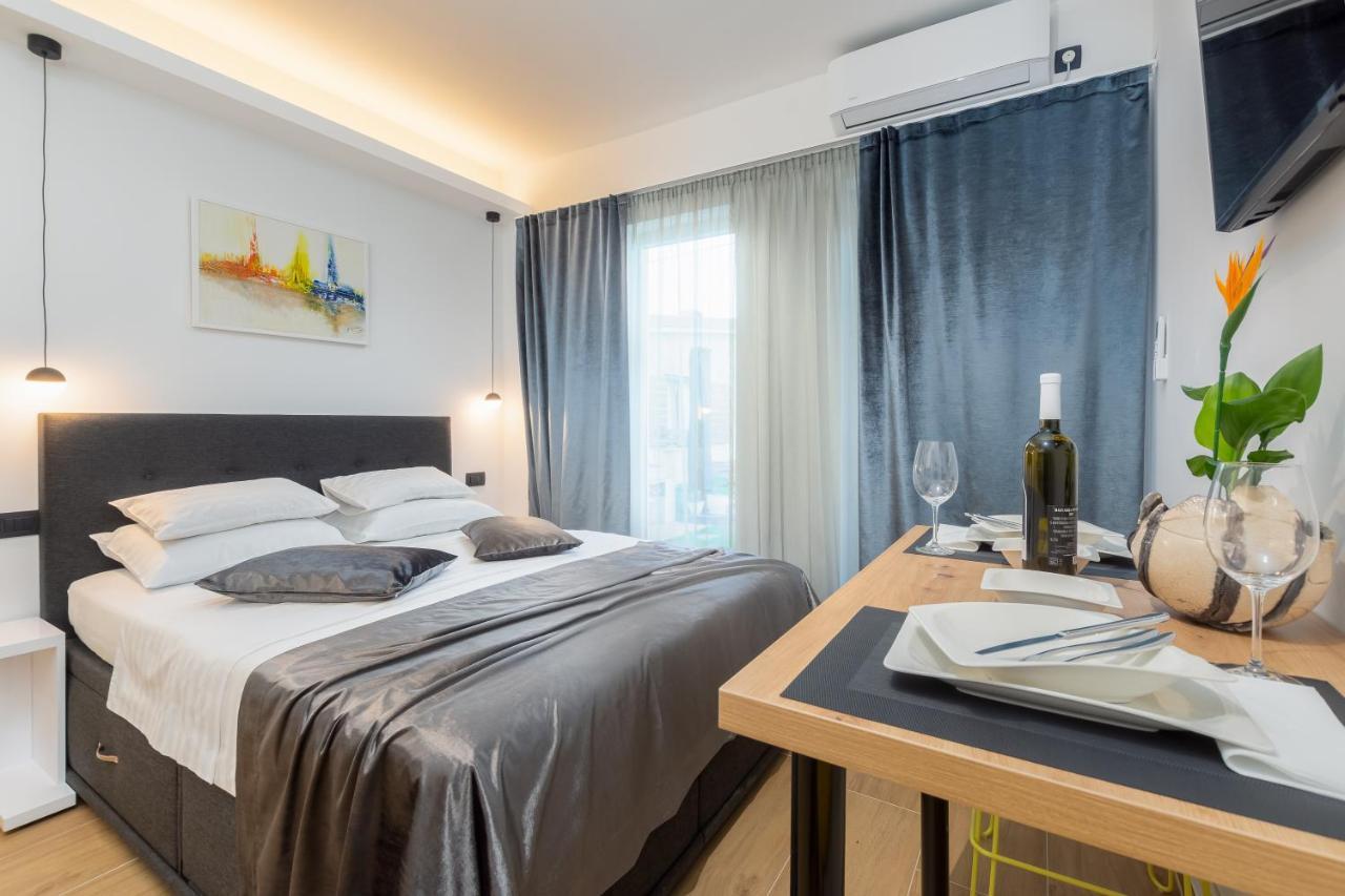 Studio Apartman Lilly With Private Parking In The Yard Of The House Пула Екстериор снимка
