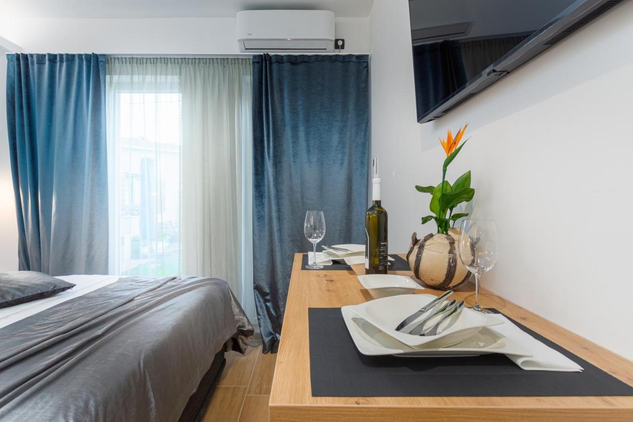 Studio Apartman Lilly With Private Parking In The Yard Of The House Пула Екстериор снимка