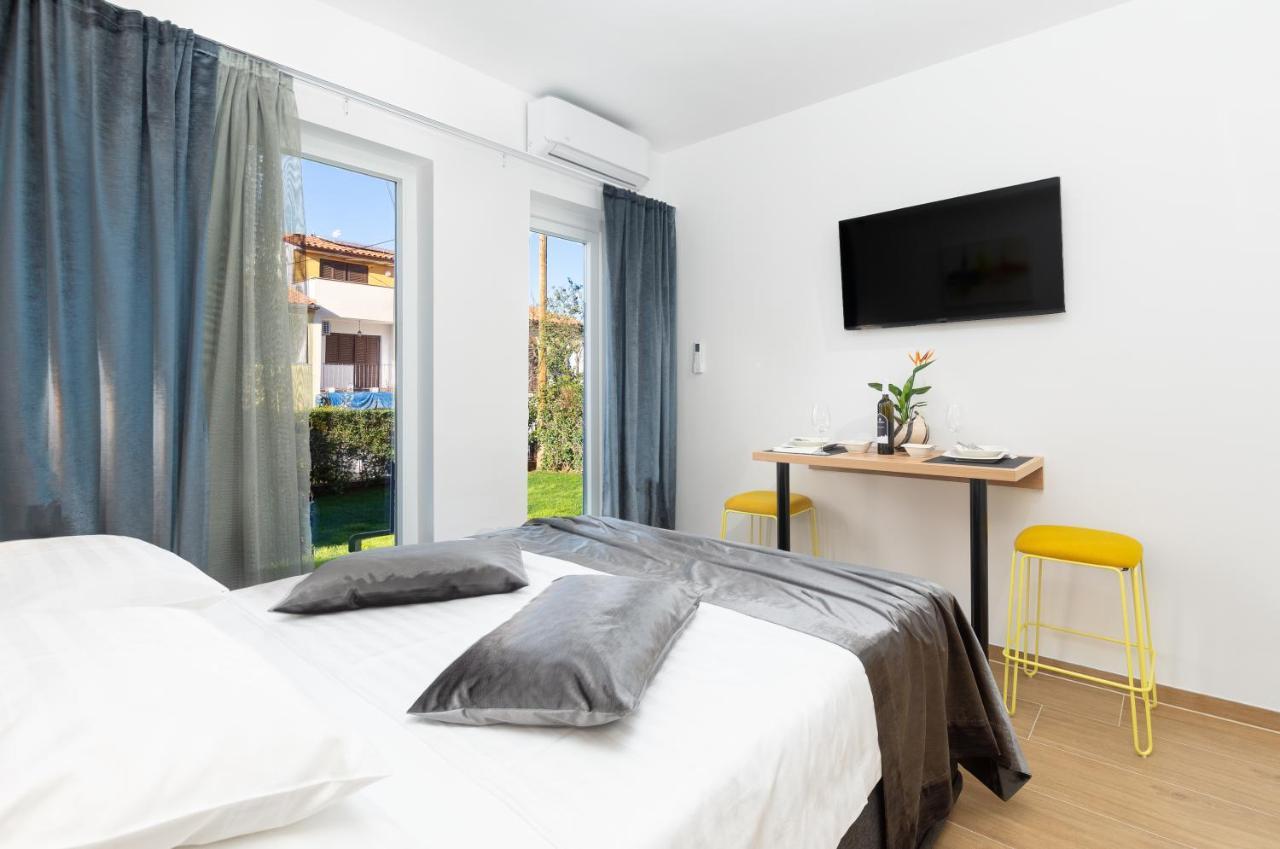 Studio Apartman Lilly With Private Parking In The Yard Of The House Пула Екстериор снимка