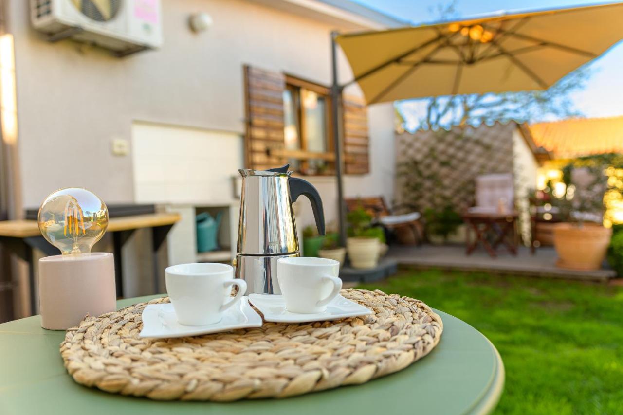 Studio Apartman Lilly With Private Parking In The Yard Of The House Пула Екстериор снимка