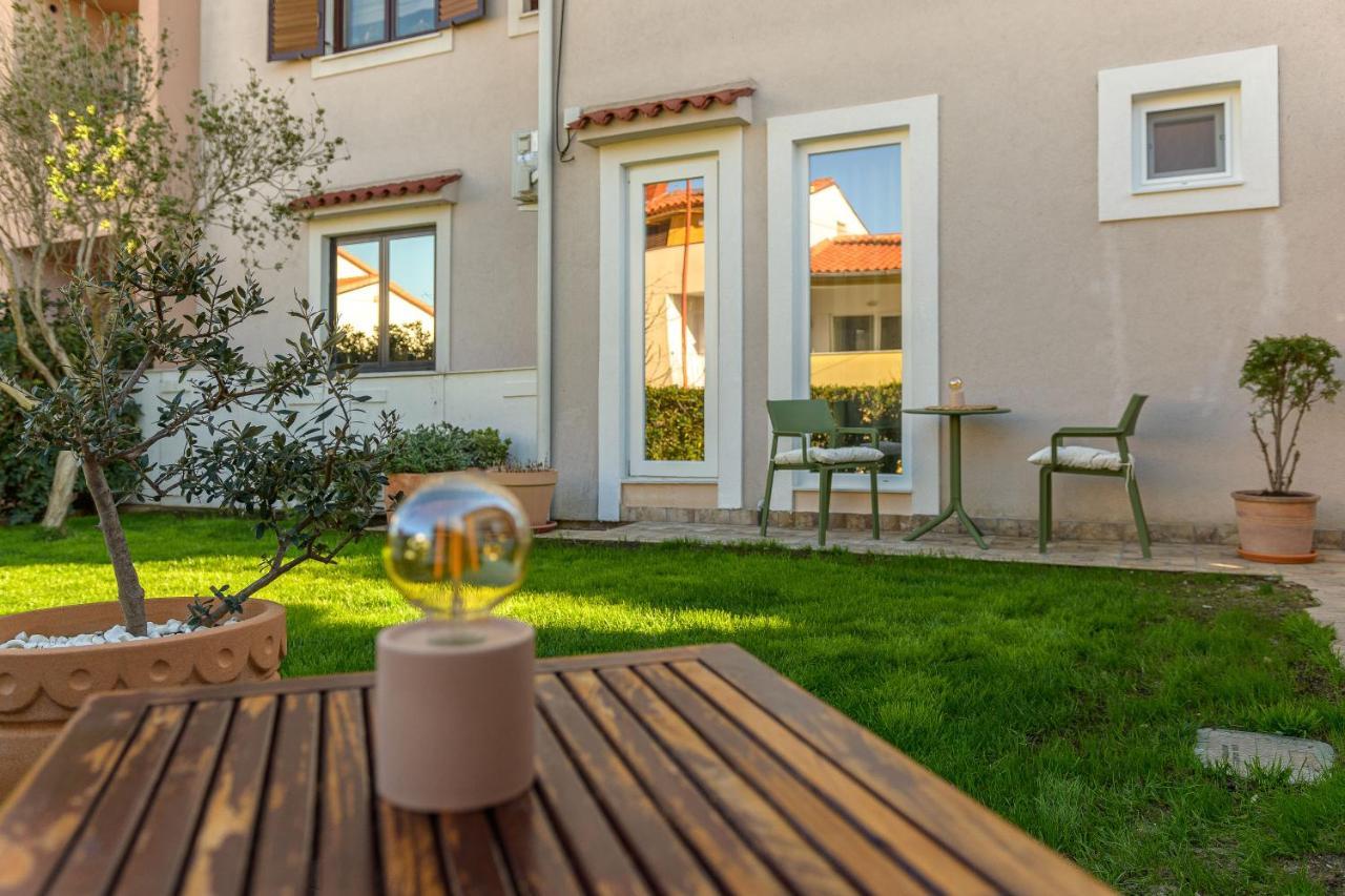 Studio Apartman Lilly With Private Parking In The Yard Of The House Пула Екстериор снимка